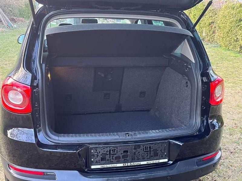 Gebraucht VW Tiguan Trendline 140 PS (102 kW) 2009 Schwarz SUV