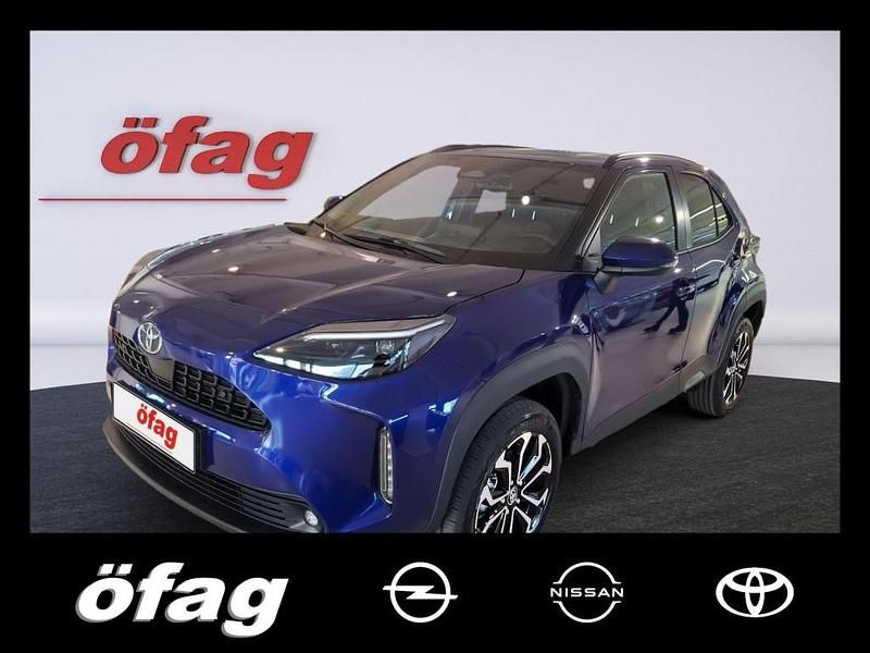 Blau Gebraucht 2025 Toyota Yaris Hybrid Active Limousine | € 28.990 (Teuer) - Bild 1/4