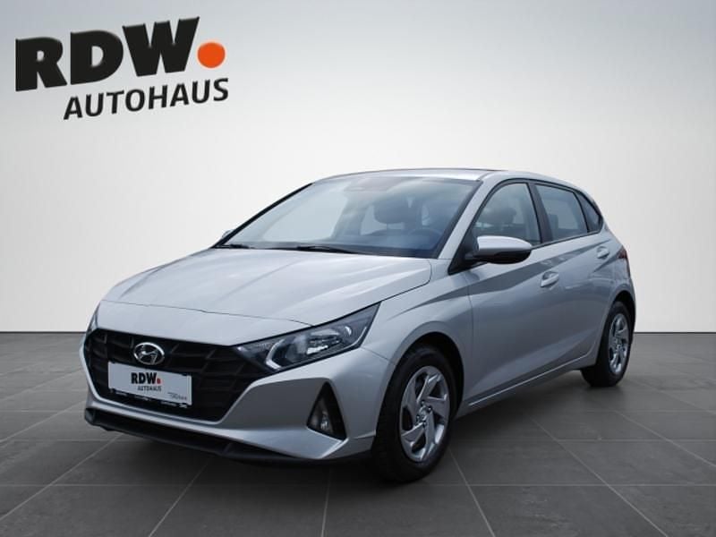 Gebraucht Hyundai i20 84 PS (61 kW) 2020 Grau Kleinwagen