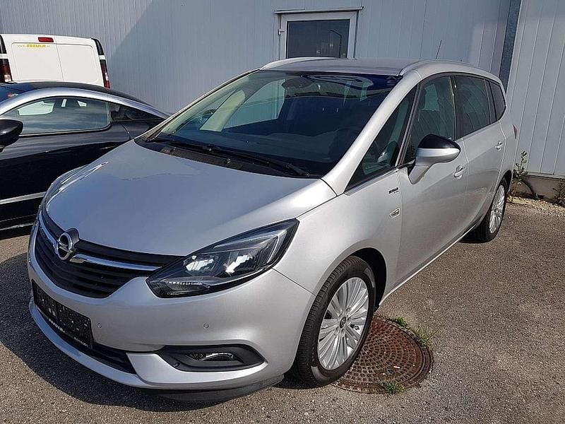 Silber Gebraucht 2018 Opel Zafira Innovation Van / Kleinbus | € 14.990 (Teuer) - Bild 1/1
