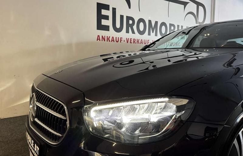Gebraucht Mercedes E220 Avantgarde 194 PS (142 kW) 2021 Schwarz Limousine