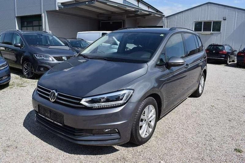 Gebraucht VW Touran Comfortline 116 PS (85 kW) 2017 Grau Van / Kleinbus