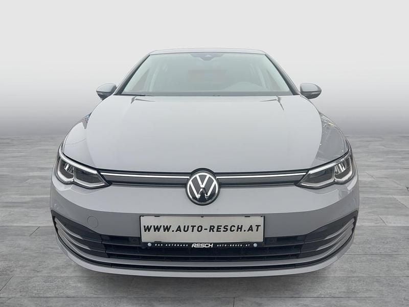 Gebraucht VW Golf VIII Life 110 PS (80 kW) 2021 Mittelgrau  normal Limousine