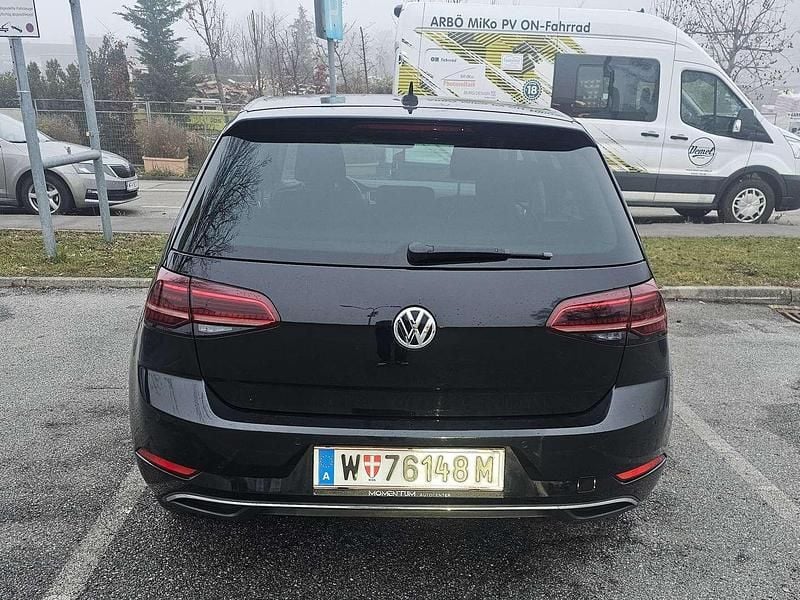 Gebraucht VW Golf VII Comfortline 116 PS (85 kW) 2018 Schwarz Limousine