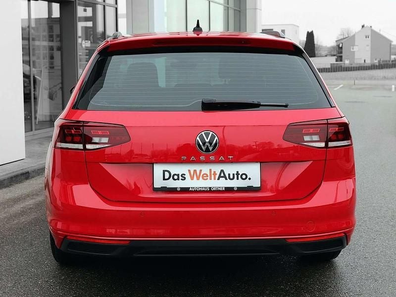 Gebraucht VW Passat Business 122 PS (89 kW) 2023 Rot Kombi