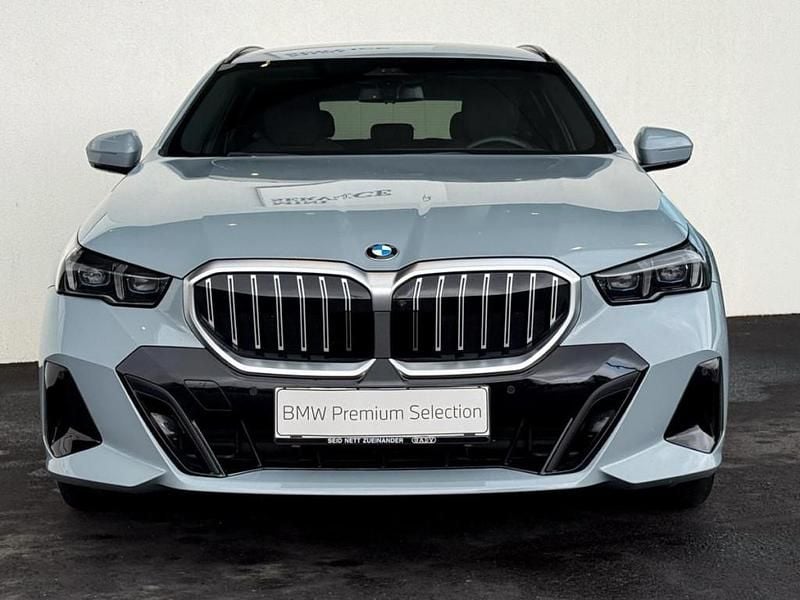 Gebraucht BMW 520 Shadowline 197 PS (144 kW) 2025 M brooklyn grau Kombi