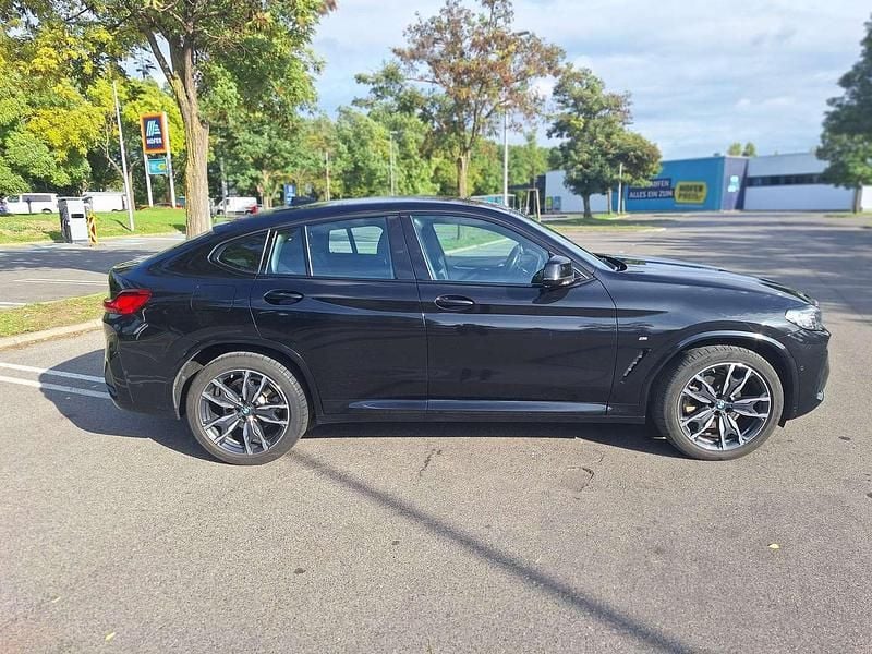 Gebraucht BMW X4 M Sport 190 PS (139 kW) 2024 Schwarz SUV