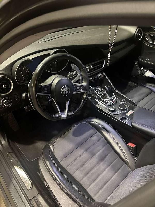 Gebraucht Alfa Romeo Giulia 150 PS (110 kW) 2016 Grau Limousine