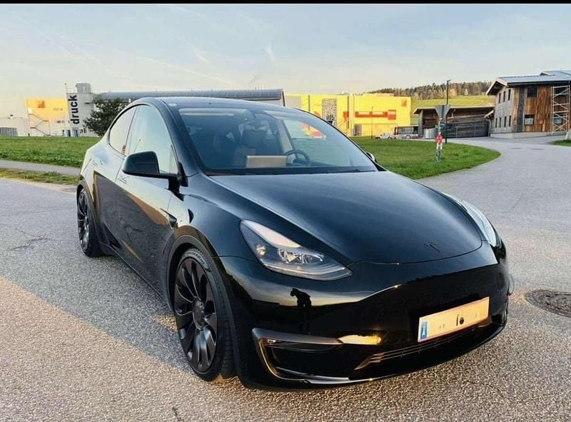 Gebraucht Tesla Model Y Performance 392 kW (534 PS) 2024 SUV