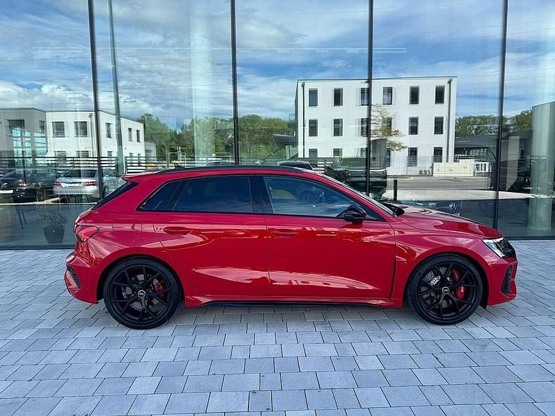 Gebraucht Audi RS3 Sport 400 PS (294 kW) 2023 Rot Limousine