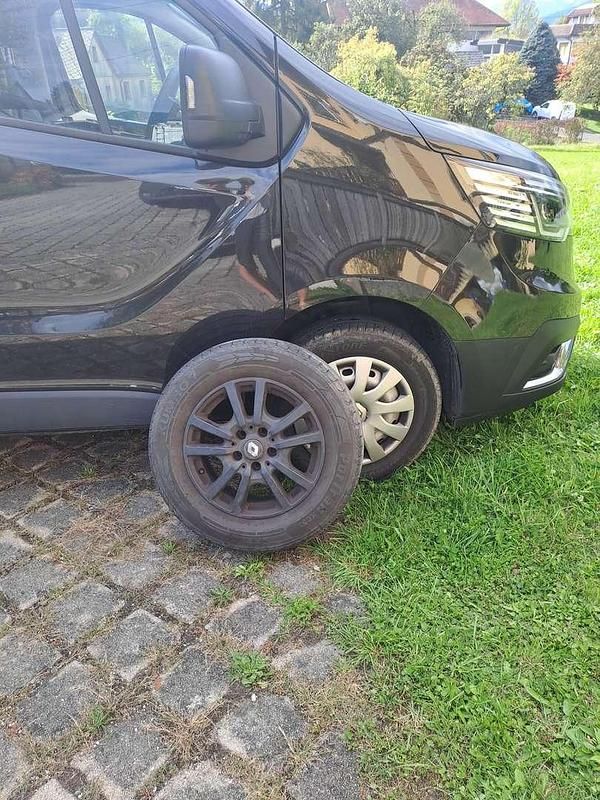 Gebraucht Renault Trafic 135 PS (99 kW) 2023 Schwarz Van / Kleinbus