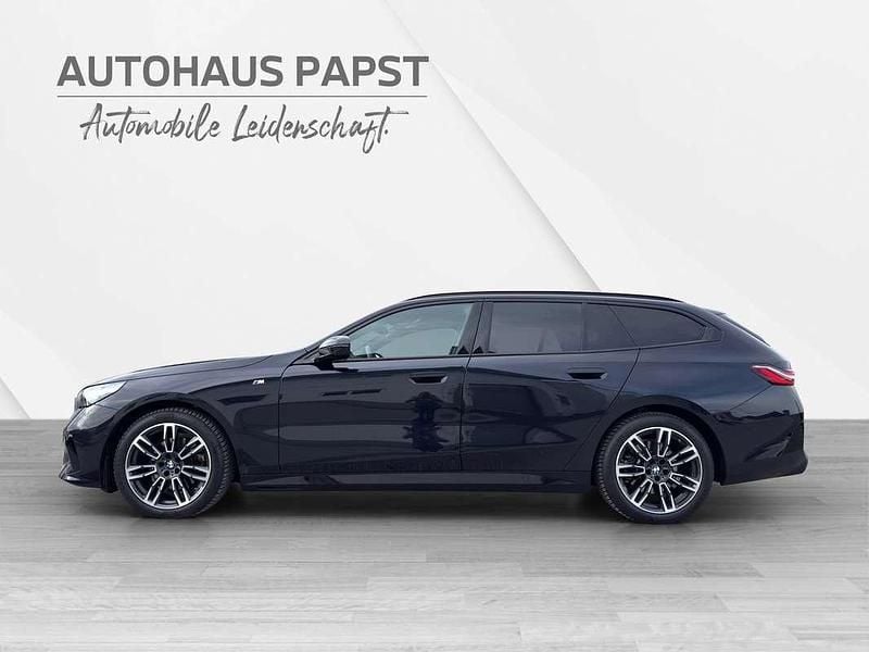 Gebraucht BMW 520 M Sport 197 PS (144 kW) 2025 Schwarz Kombi