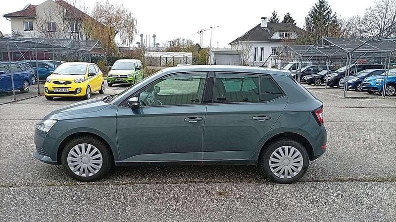 Gebraucht Skoda Fabia Active 60 PS (44 kW) 2020 Grau Limousine