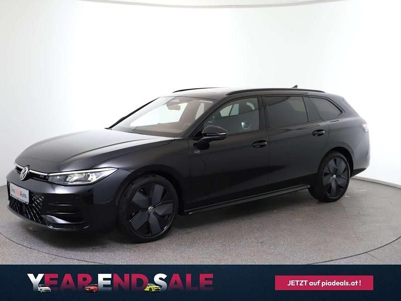 Schwarz metallic Neu 2025 VW Passat Sport Kombi | € 54.990 (Fairer Preis) - Bild 1/4