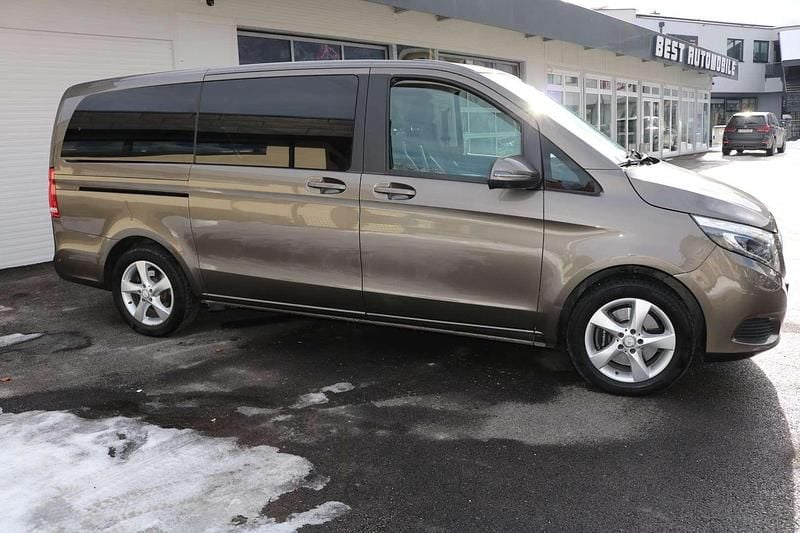 Gebraucht Mercedes V220 163 PS (119 kW) 2017 Grau Van / Kleinbus