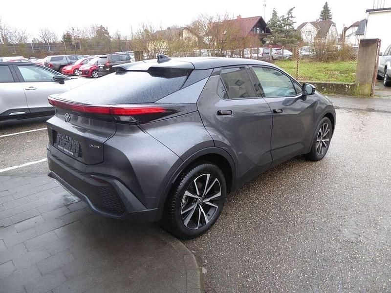 Neu Toyota C-HR Active 98 PS (72 kW) 2025 Grau SUV
