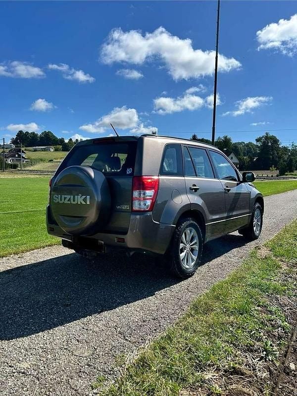 Gebraucht 2013 Suzuki Grand Vitara SUV | € 10.700 - Bild 1/4
