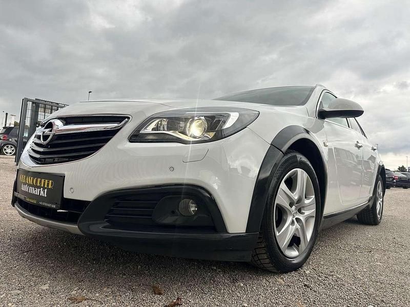 Gebraucht Opel Insignia Country Tourer Sport 163 PS (119 kW) 2014 Weiß Kombi