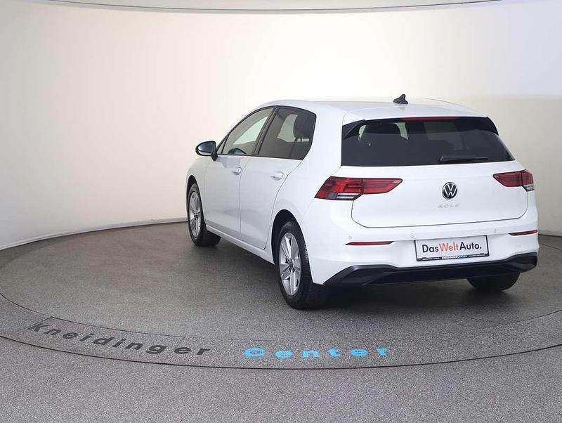 Gebraucht VW Golf Life 116 PS (85 kW) 2023 Weiß Limousine