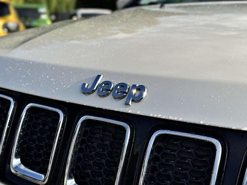 Gebraucht Jeep Compass Limited 170 PS (125 kW) 2019 Weiß SUV