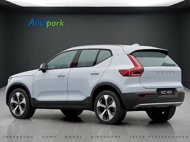 Gebraucht Volvo XC40 Core 129 PS (94 kW) 2024 Blau SUV