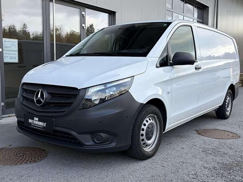 Weiß Gebraucht 2021 Mercedes Vito Van / Kleinbus | € 20.990 (Fairer Preis) - Bild 1/4