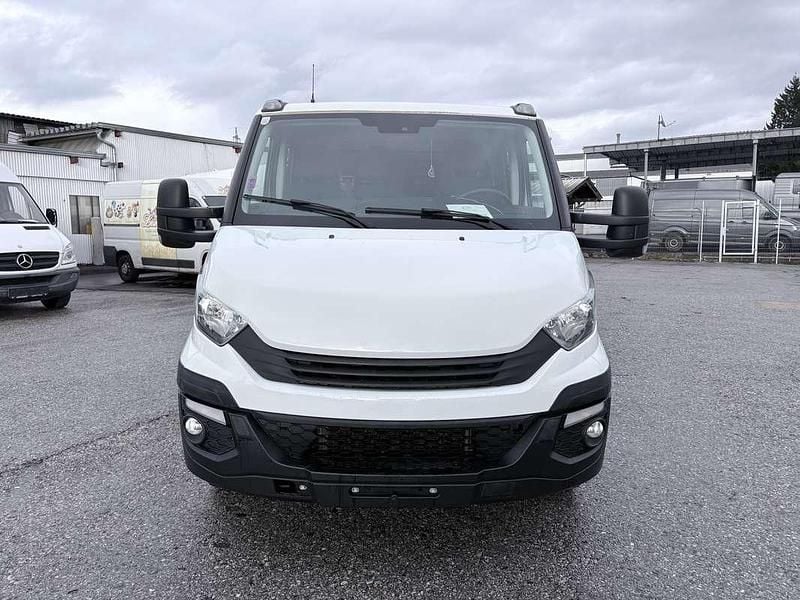 Gebraucht Iveco Daily 155 PS (114 kW) 2017 Weiß Limousine