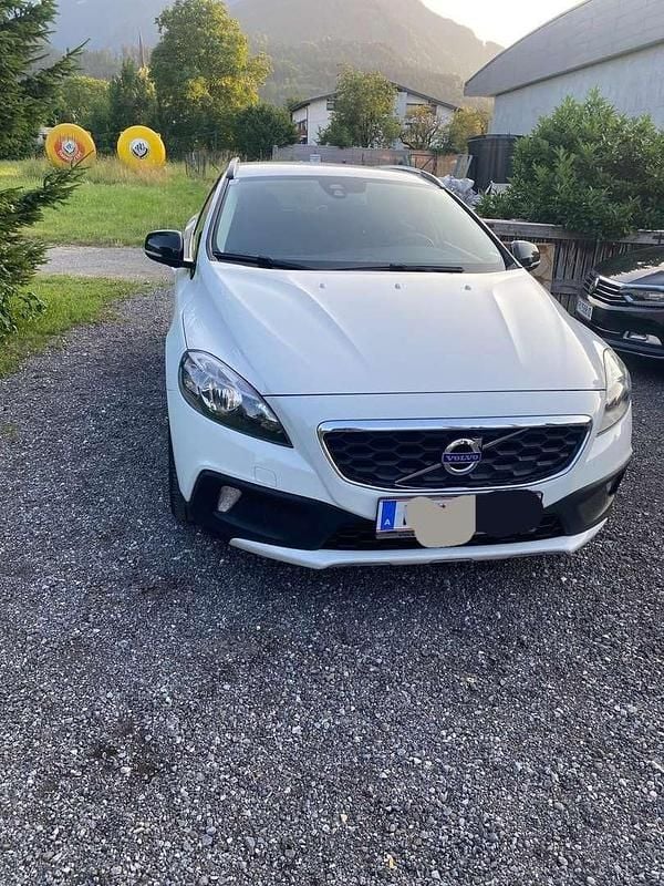 Gebraucht Volvo V40 CC Kinetic 114 PS (83 kW) 2014 Weiß Kombi