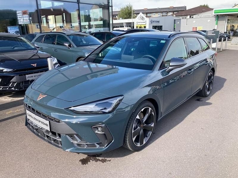 Gebraucht Cupra Leon 204 PS (150 kW) 2025 Dunkelblau  normal Kombi