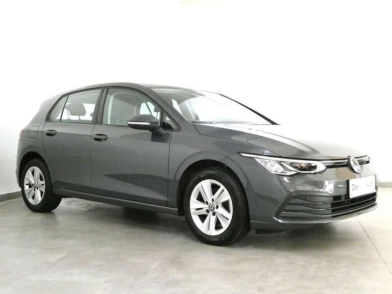 Gebraucht VW Golf VIII Life 131 PS (96 kW) 2021 Grau Kleinwagen