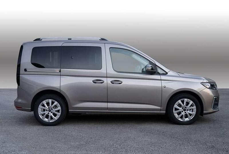Gebraucht Ford Tourneo Connect Titanium 122 PS (89 kW) 2024 Silber Van / Kleinbus