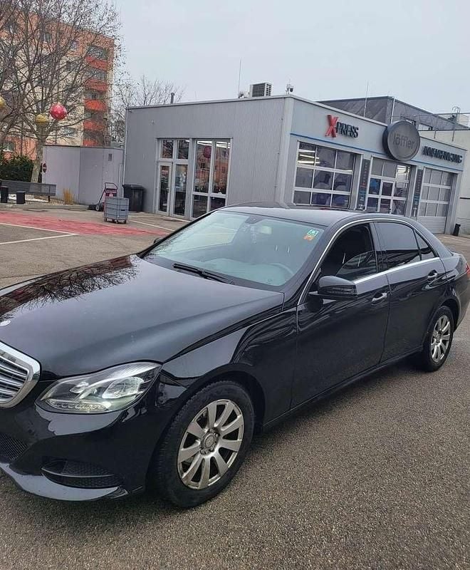 Gebraucht 2016 Mercedes E200 Limousine | € 4.500 - Bild 1/4