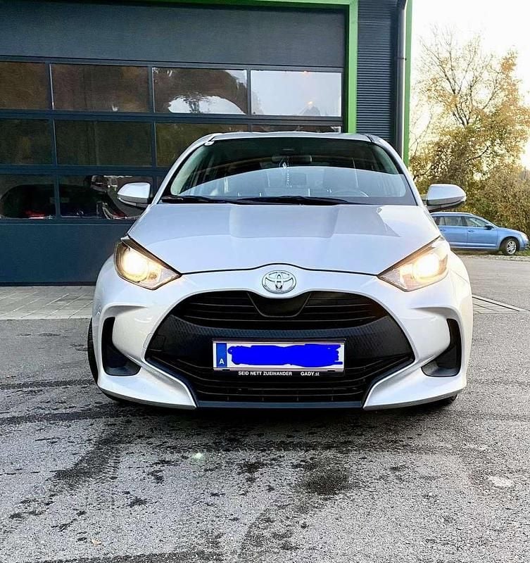 Gebraucht Toyota Yaris 72 PS (52 kW) 2021 Limousine