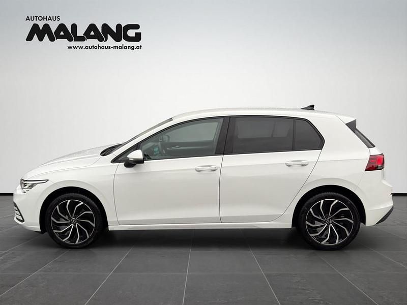 Gebraucht VW Golf VIII 110 PS (80 kW) 2024 Weiß Limousine