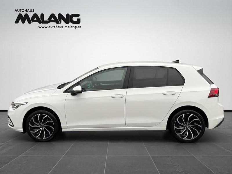 Gebraucht VW Golf 110 PS (80 kW) 2024 Weiß Limousine