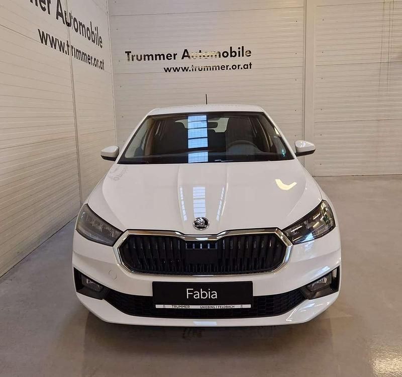 Neu Skoda Fabia Essence 80 PS (58 kW) 2025 Weiß Kleinwagen
