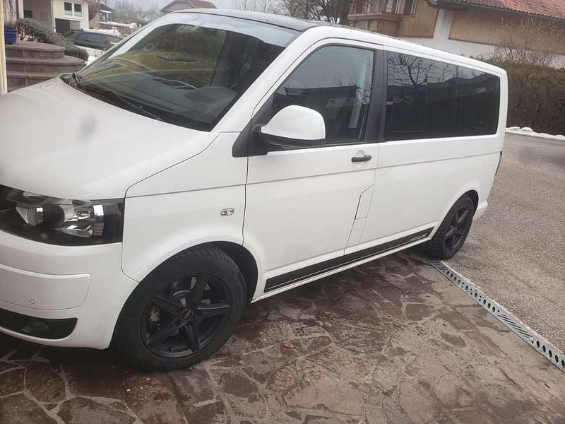 Gebraucht VW Multivan Edition 140 PS (102 kW) 2012 Weiß Van