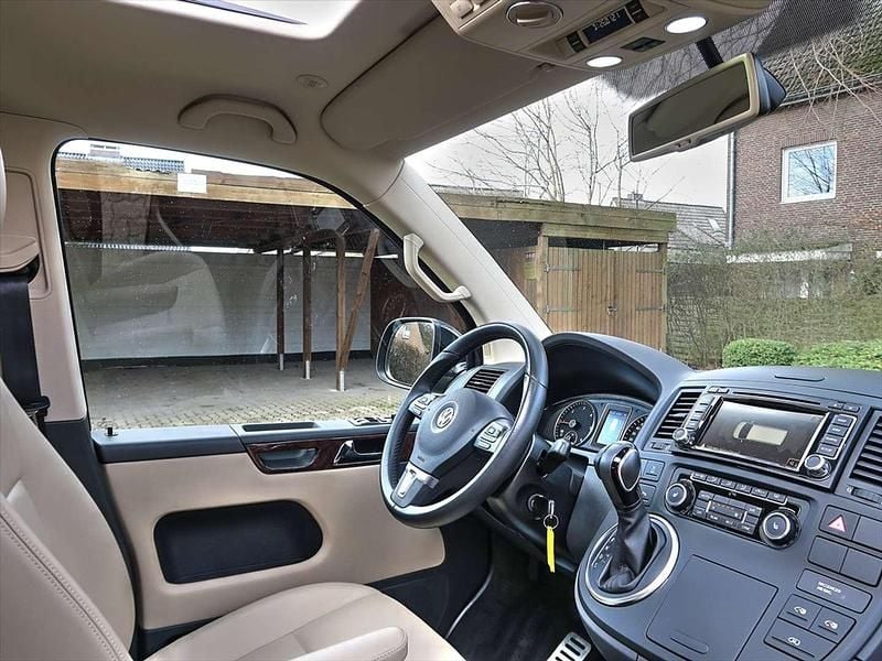 Gebraucht VW Multivan Highline 179 PS (131 kW) 2015 Schwarz Van