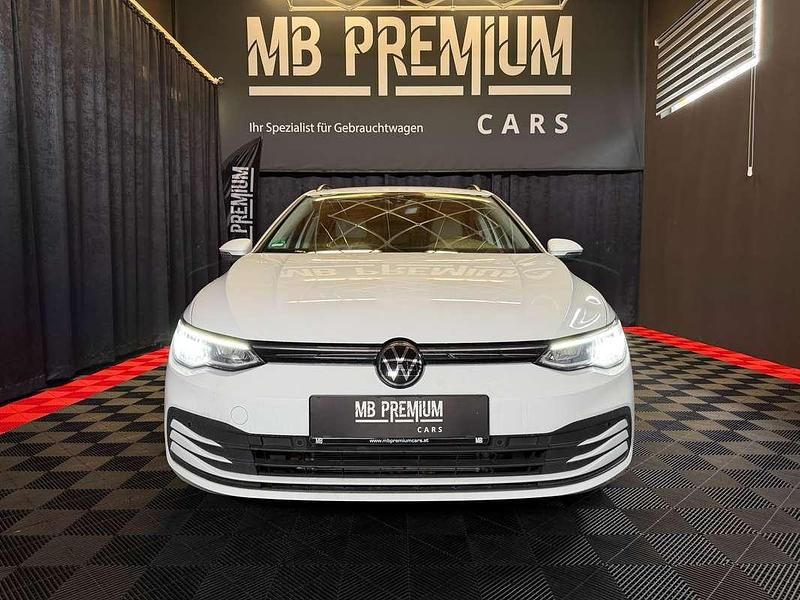 Gebraucht VW Golf VIII Life 116 PS (85 kW) 2023 Weiß Kombi