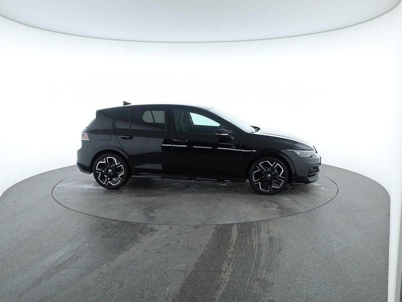 Neu VW Golf VIII Sport 115 PS (84 kW) 2026 Schwarz  metallic