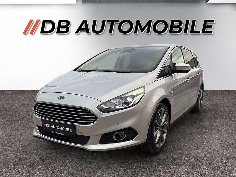 Gebraucht Ford S-MAX Titanium 150 PS (110 kW) 2017 Grau Van / Kleinbus