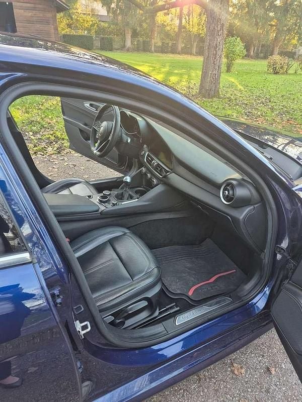 Gebraucht Alfa Romeo Giulia Super 179 PS (131 kW) 2016 Blau Limousine