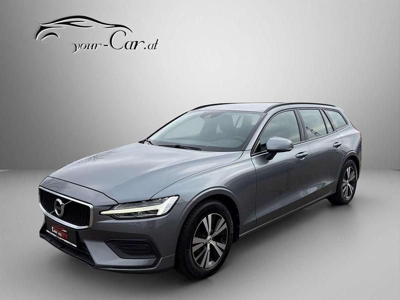 Gebraucht Volvo V60 Momentum 150 PS (110 kW) 2020 Grau Kombi