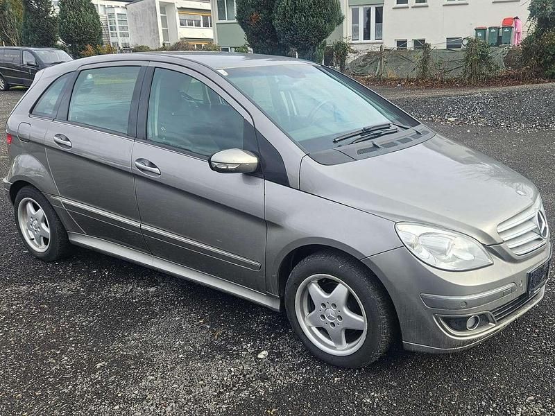 Gebraucht Mercedes B180 109 PS (80 kW) 2006 Grau Van / Kleinbus