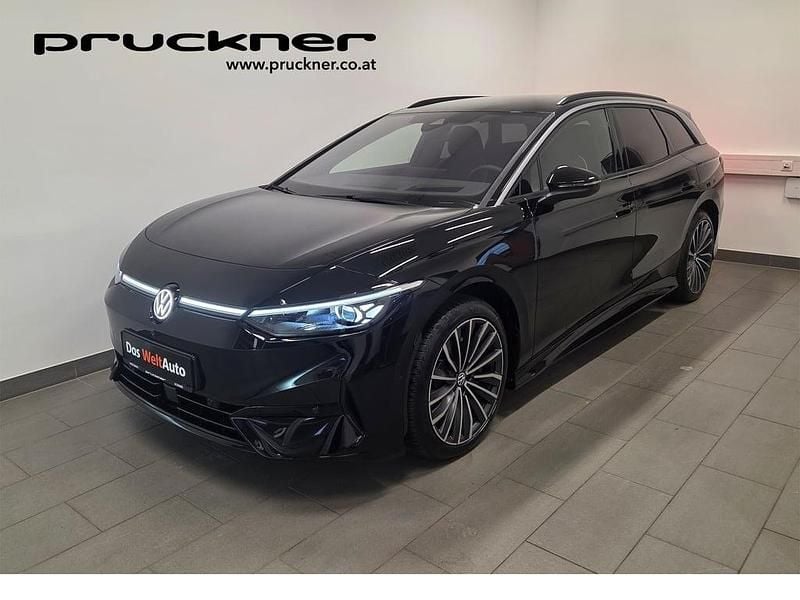 Schwarz metallic Neu 2025 VW ID.7 Pro Kombi | € 55.977 (Etwas zu teuer) - Bild 1/4