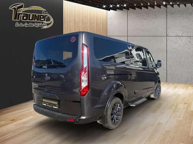 Gebraucht Ford Tourneo Titanium 150 PS (110 kW) 2022 Grau Van / Kleinbus