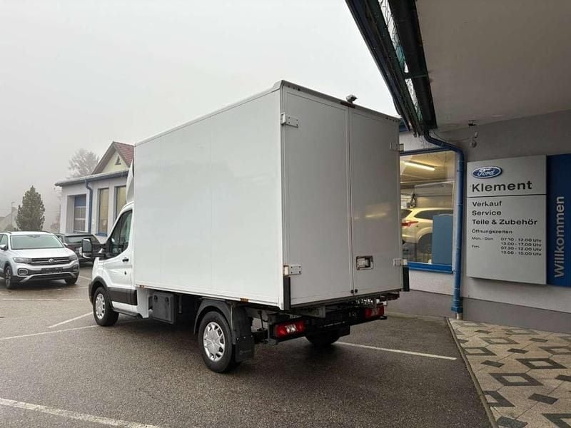 Gebraucht Ford Transit Trend 131 PS (96 kW) 2021 Weiß Van