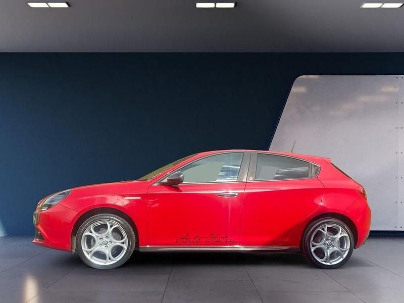 Gebraucht Alfa Romeo Giulietta Executive 120 PS (88 kW) 2018 Rot Kleinwagen
