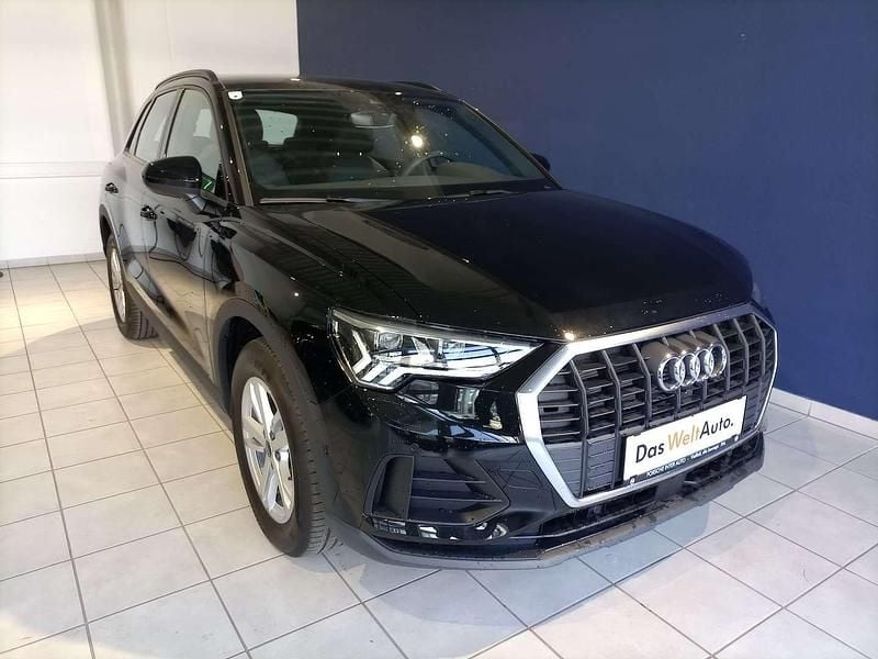 Schwarz metallicperleffektno Gebraucht 2025 Audi Q3 Ambiente SUV | € 38.800 (Superpreis) - Bild 1/4