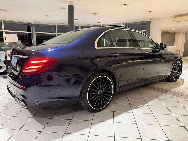 Gebraucht Mercedes E220 163 PS (119 kW) 2016 Blau Limousine